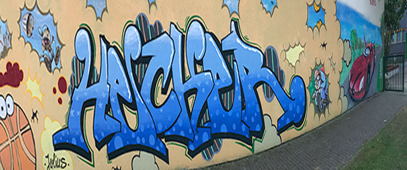 Schulsozialarbeit an der Johann-Julius-Hecker-Schule, Integrierte Sekundarschule, Berlin Marzahn-Hellersdorf, Graffiti auf dem Schulhof Schulsozialarbeit an der Johann-Julius-Hecker-Schule, Integrierte Sekundarschule, Berlin Marzahn-Hellersdorf, Graffiti auf dem Schulhof